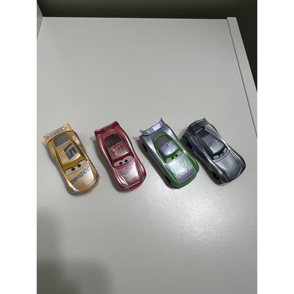 Disney Pixar Cars 3 Beach Racing 4-PACK - FIREBALL BEACH RACE 2017 - Picture 2 of 10